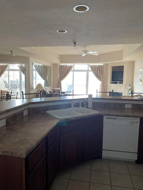 Lakefront Condo 4109 Towers! Walkin Level, Elevators! Indoor/Outdoor Pools! - Image 1