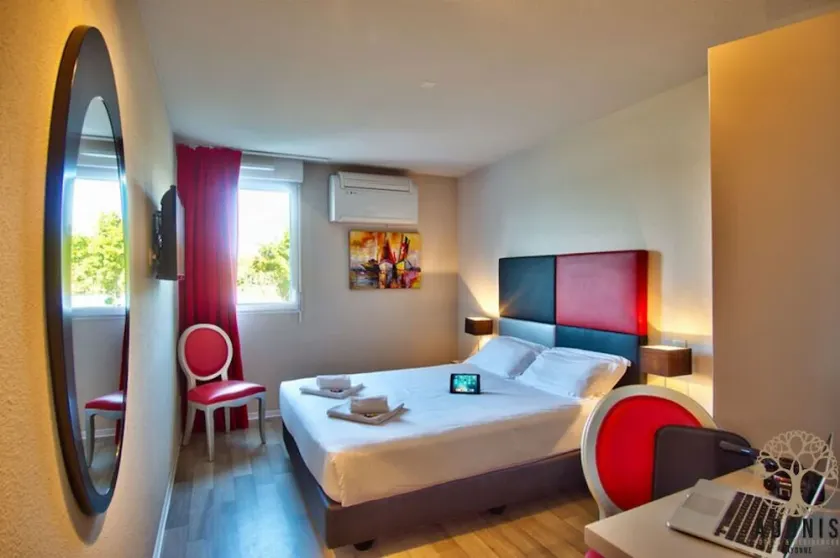 Chambre Moderne à Bayonne! Wi-FI + Parking Inclus! - Image 1