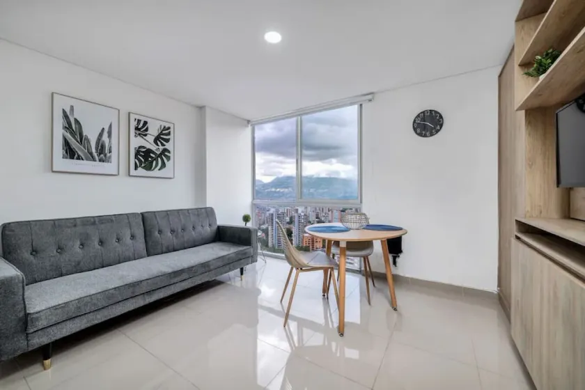 Oslo 2411 · New 24th floor Apt - city view - Image 1