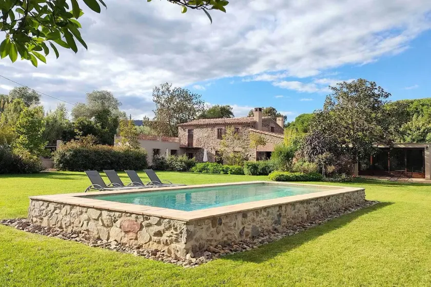 Charming rural villa with swimming pool at Costa Brava - Image 1