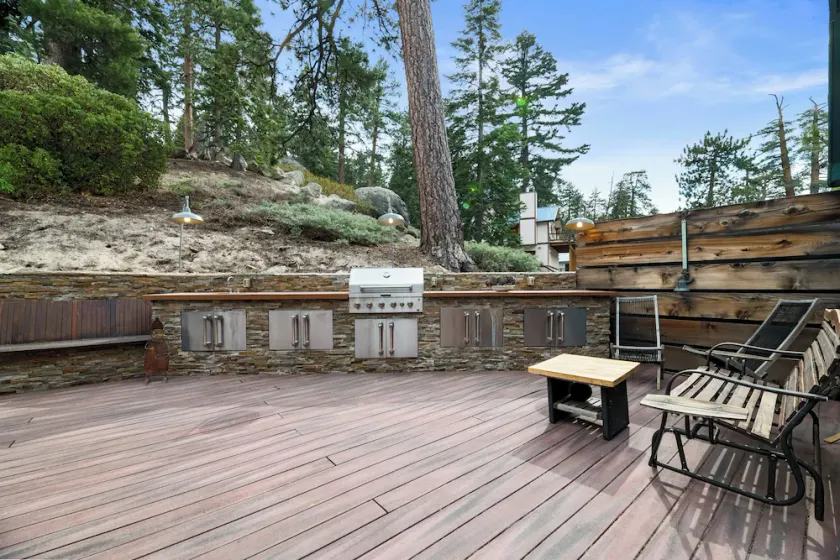Mountain Cottage - Hot Tub! Walk to Lake and National Forest Hiking Trails - Image 1
