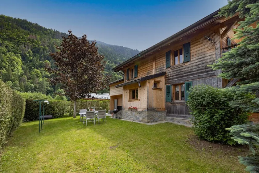 Appartement \"Le Vieux Chalet\" avec vue sur la montagne, jardin privé et Wi-Fi - Image 1