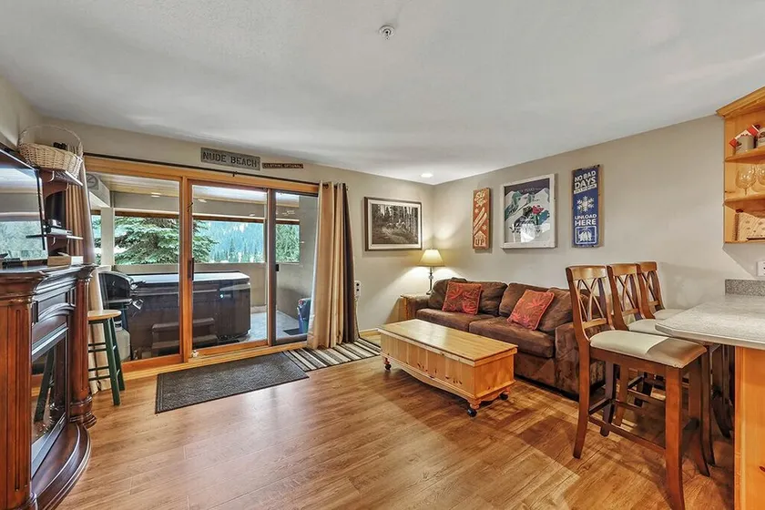Snow Creek Village 47:  Cute Top Floor Studio, Pet Friendly, Private Hot Tub - Image 1