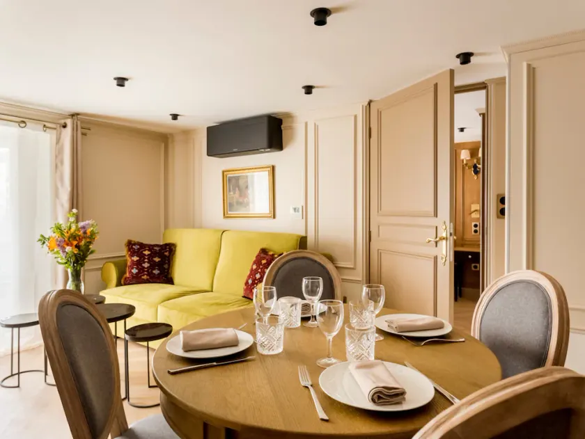 Merveil - Luxury Suite - Marais - Turenne - Image 1