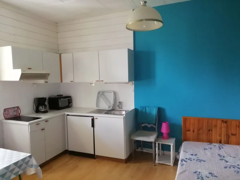 Two-room apartment close to beach and shops - Image 1