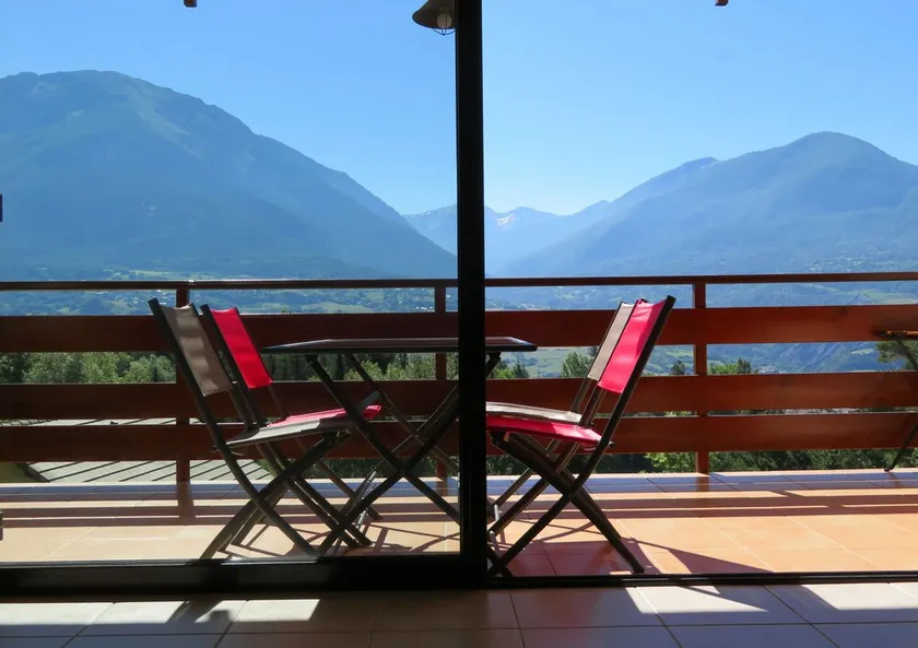 Nice flat. 2 bedrooms - Embrun - panoramic view - close to ski resorts and lake - Image 1