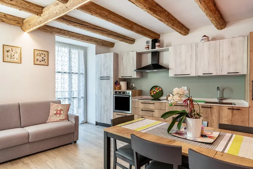 Appartement de vacances \"L'Antica Corte Apt Angelina\" avec vue sur les montagnes, balcon et Wi-Fi. - Image 1