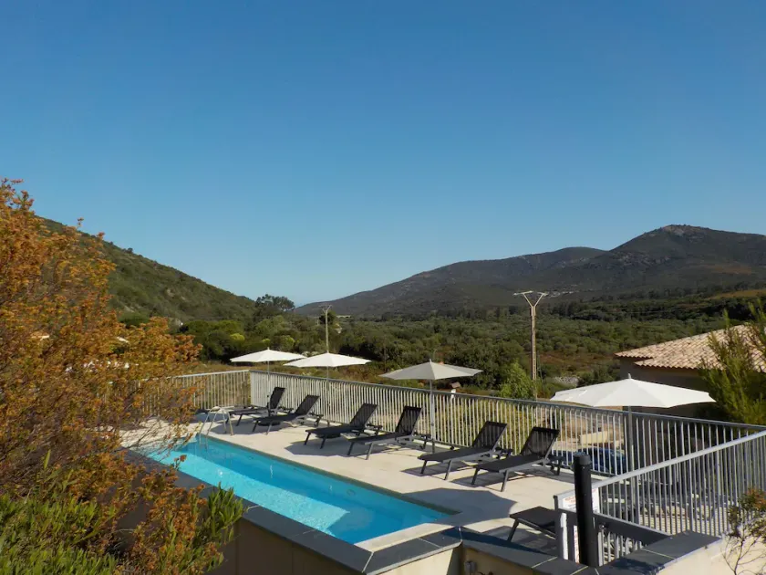 3 bedroom apartment heated pool air conditioned wifi 1 min river 7 min beach - Image 1