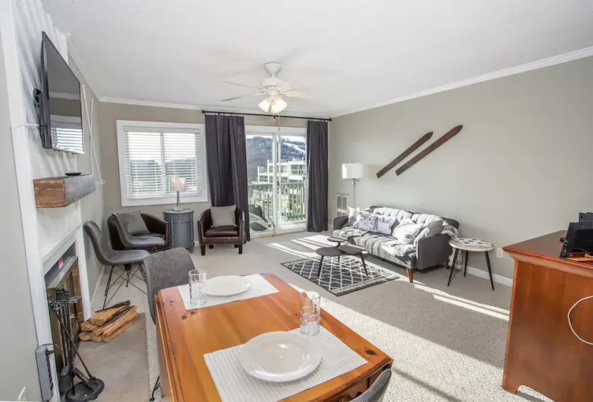 2BR Condo på bøg Mtn, gå til skråninger, udsigt, indendørs pool, boblebad, poolbord, tennis og mere - Image 1