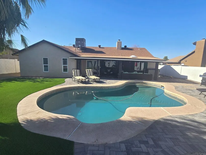 EUPHORIA IN PEORIA! Heated Pool, Prime Location & Good Vibes! 5 Mins to Westgate - Image 1