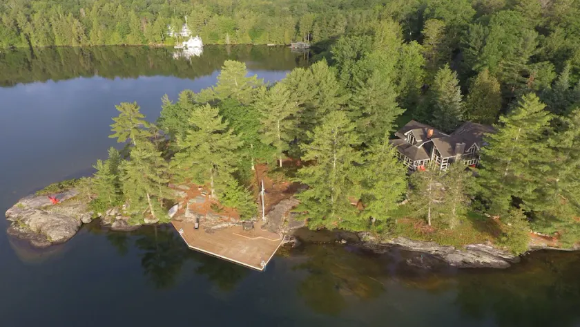 Lake Joseph Luxury Retreat - Image 1