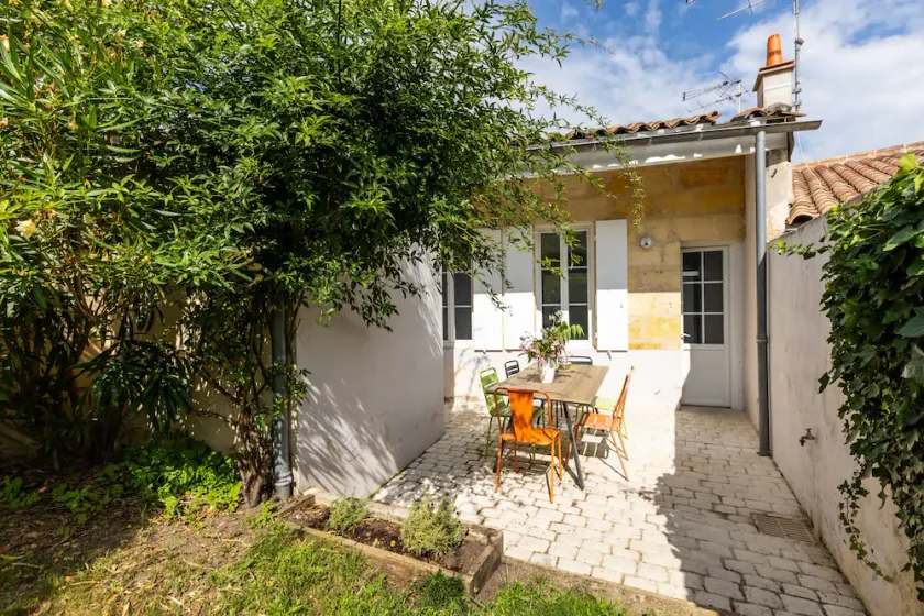 Maison de vacances 'Echoppe 3 Ch Jardin 12mn St Emilion' avec terrasse privée, jardin privé et Wi-Fi - Image 1