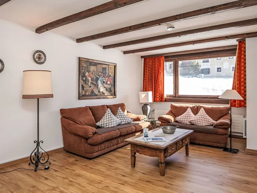 Apartment Chesa Linaria by Interhome - Image 1