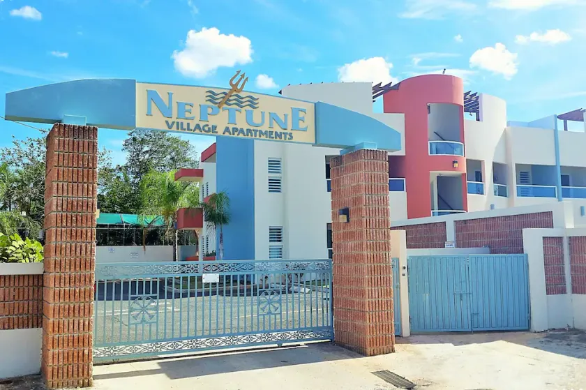 Apto en Neptune Village, Boquerón, Cabo Rojo - Image 1