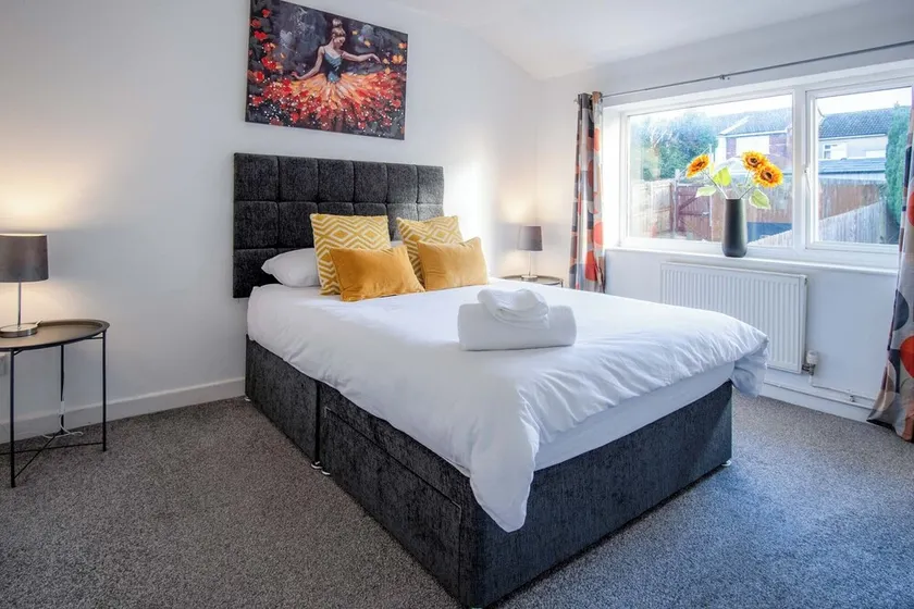 Gellionen - 2 Bedroom House - Clydach - Image 1