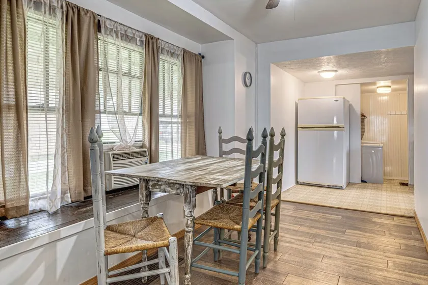 1 Mi to Park & Lake! Charming Retreat in Sullivan - Image 1