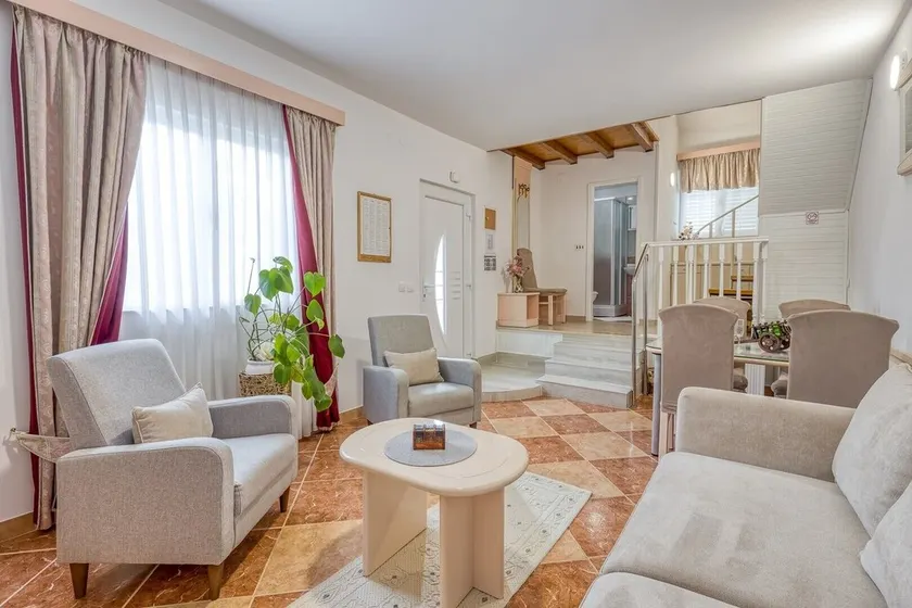 Complexo de apartamentos Slavica / Apartment Slavica II with Terrace - Image 1