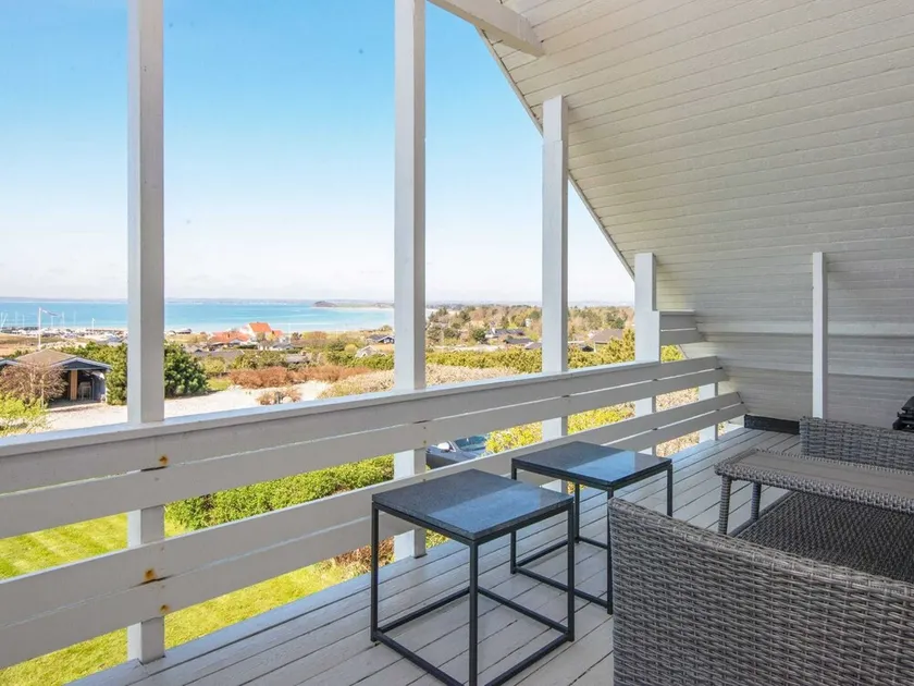 Fantastic Holiday Home with Bay View near Knebel - Image 1