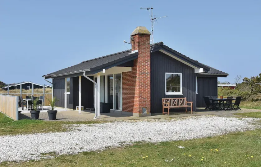 4 bedroom beach front home in Ringkøbing - Image 1