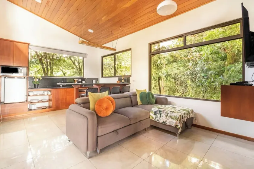 Monteverde Mountain View+farm+wine - Image 1