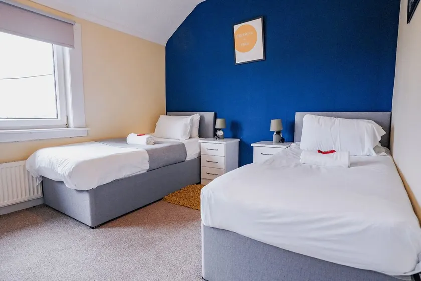 Contractor Stay By Caledonia Luxe Stays Coatbridge - Image 1