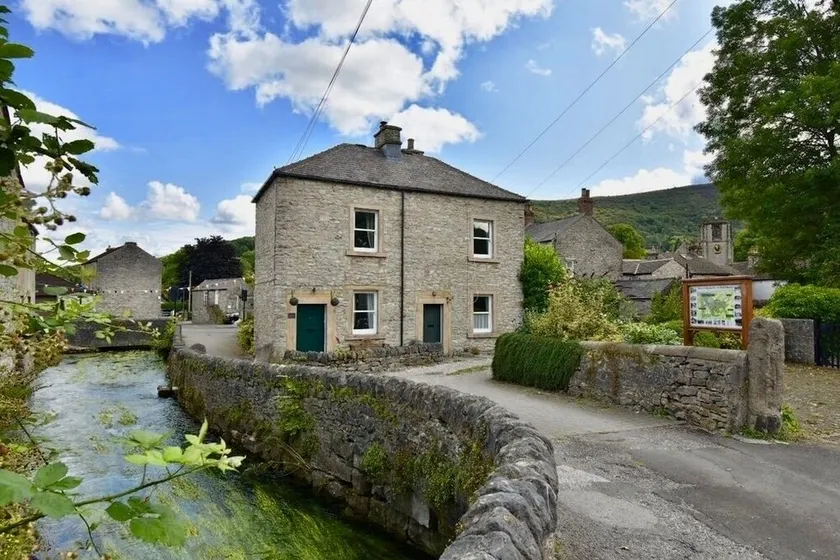 Charming Riverside Cottage in Bradwell, Central Peak District, 4 Guests - Image 1