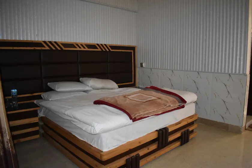 Clifton Hotel - Image 1