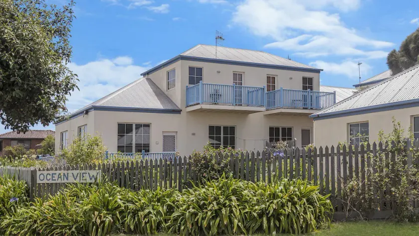 BELLA ON VICTORIA - Hafenfee, VIC - Image 1