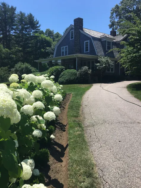Idyllic Mystic Estate ~ Private Lovely Pool ~ Beautiful Landscaping!  - Image 1