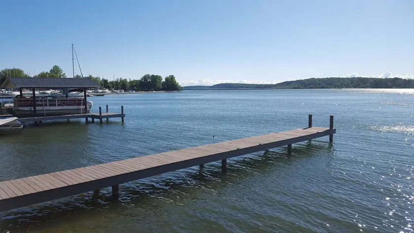 Lake Cottage On The Bay I Fair Haven m / Boat Dock - Image 1