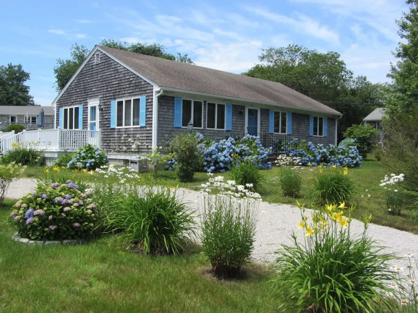 Country Coastal Cottage 3 min. from beach. - Image 1