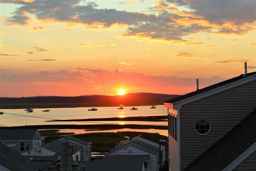 ☀High-End Hampton Beach Condo, 1 Block To Beach☀ - Image 1