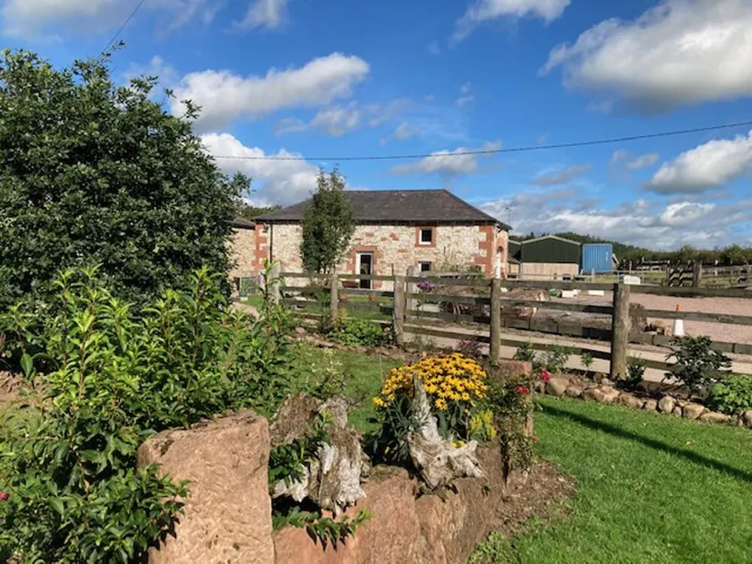 Cosy 2-bed Cottage With Garden Near Carlisle - Image 1