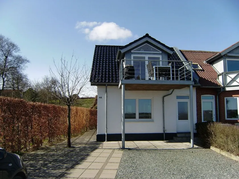Lovely townhouse w/ view of the fjord & private beach. Near Jesperhus Flowerpark - Image 1