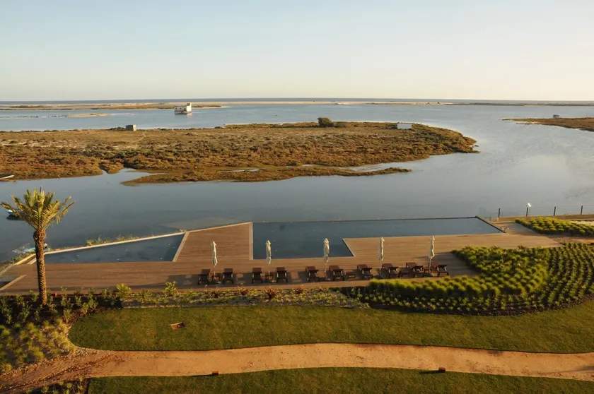 1-Zimmer-Wohnung an der Algarve mit Blick auf die Ria und das Meer mit Garten und Pool - Image 1