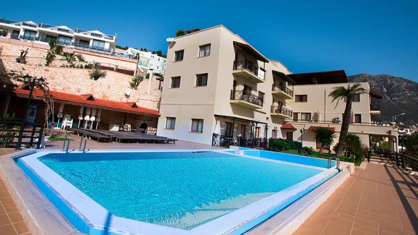 Yelken enjoys a convenient location with Panoramic views of Kalamar Bay - Image 1