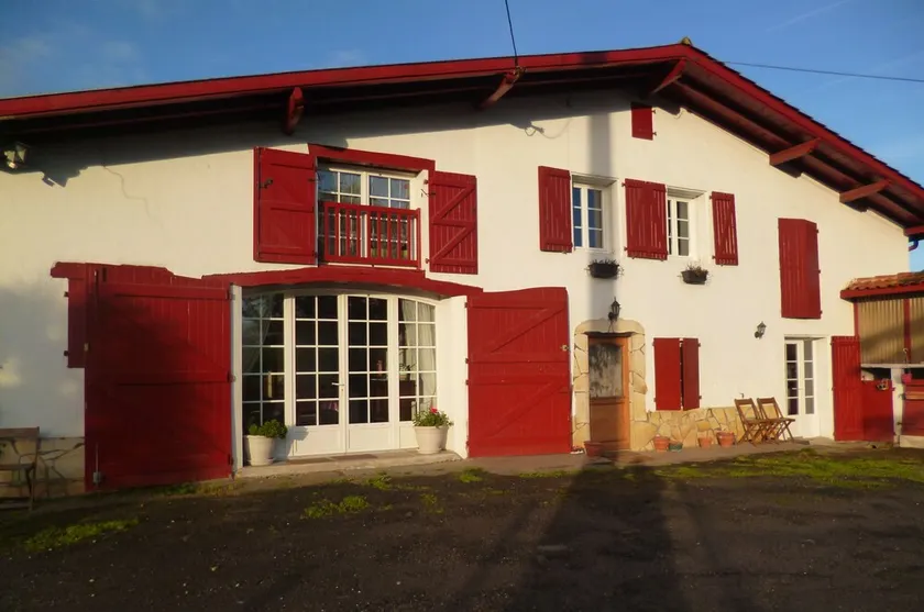 GITE A LA FERME AU PAYS BASQUE - Image 1