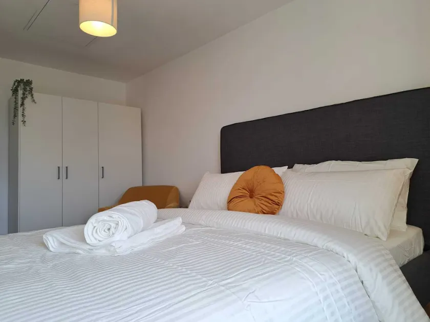 Fully Furnished Luxury Large Rooms In West Thurrock, Grays-Essex - Image 1