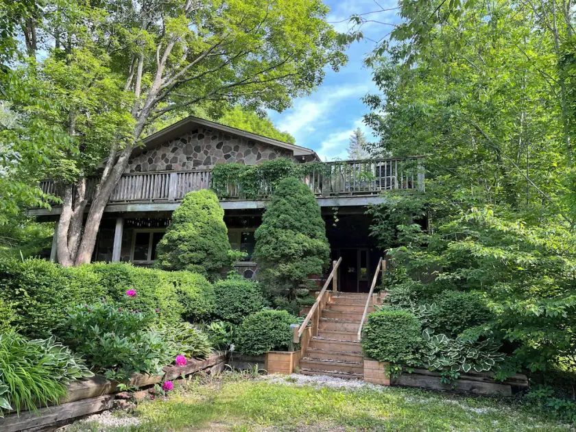 Escape to relaxed country living near Creemore - Image 1