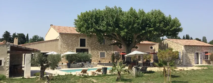 Charmig stuga i provencalska bondgård renoverat mellan Alpilles och Lubéron - Image 1
