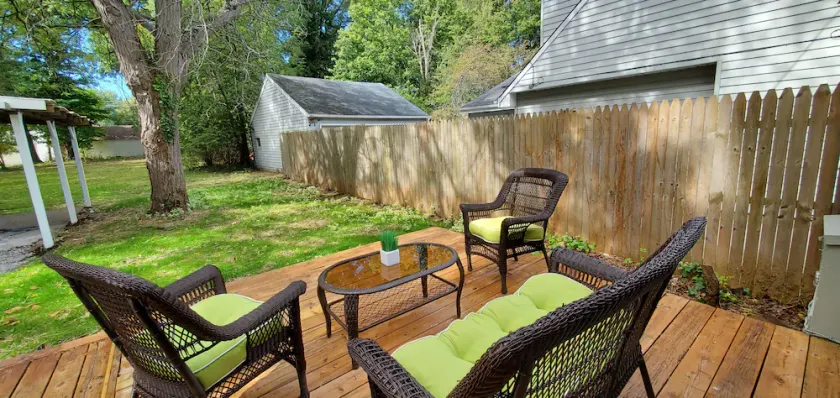 2 KING 3 QUEEN BEDS. Spacious. Quiet Neighborhood - Image 1