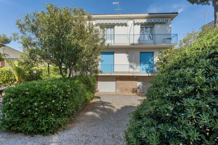 Appartement avec jardin et 10 lits, à 50 mètres de la plage - Image 1