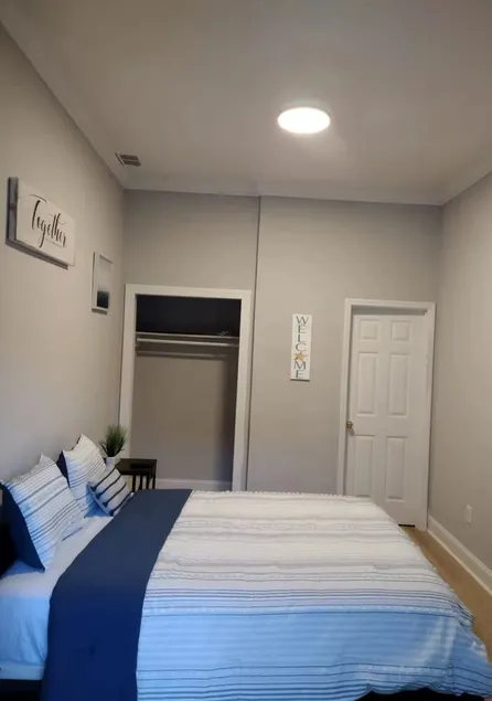 lovely relaxing room with hight speed internet , neflix with a independent entry - Image 1
