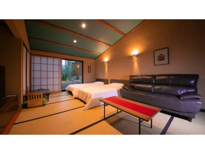 Main building JapaneseWestern style room with ope / Yufu Ōita - Image 1
