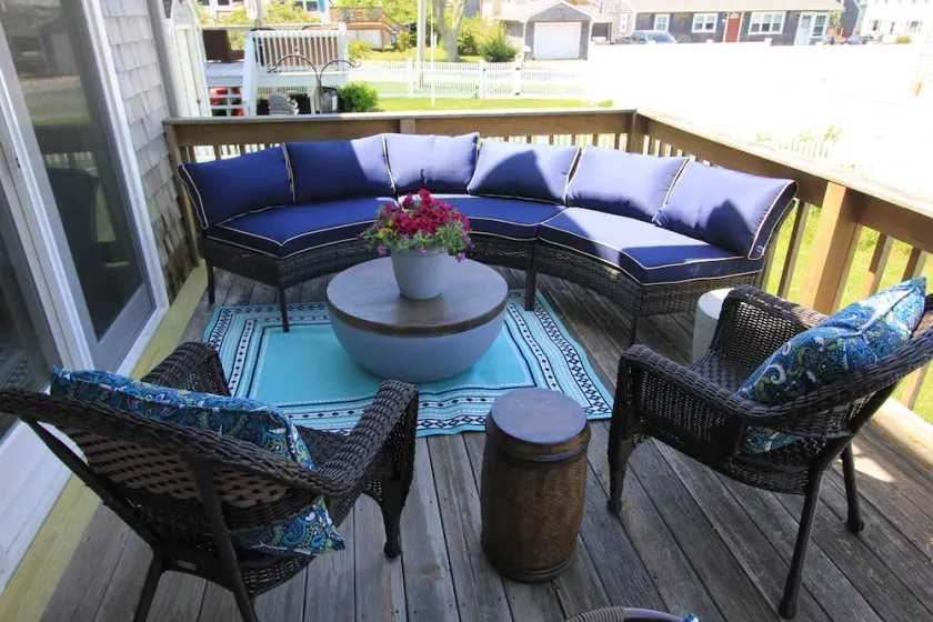 41 Tupper Ave- Renovated Pet-friendly Home, .3 Miles to Beach, Prime Location - Image 1
