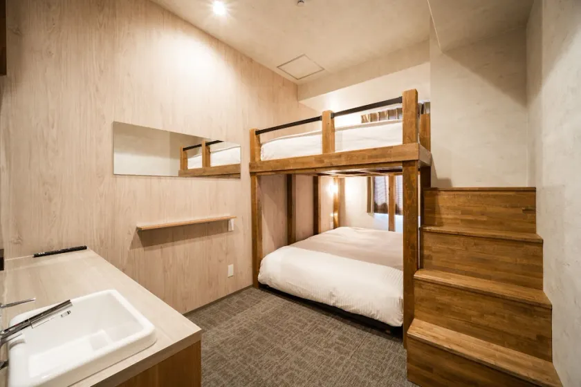 Well Stay Namba Quadruple Room 2 Double Beds / Osaka Ōsaka - Image 1