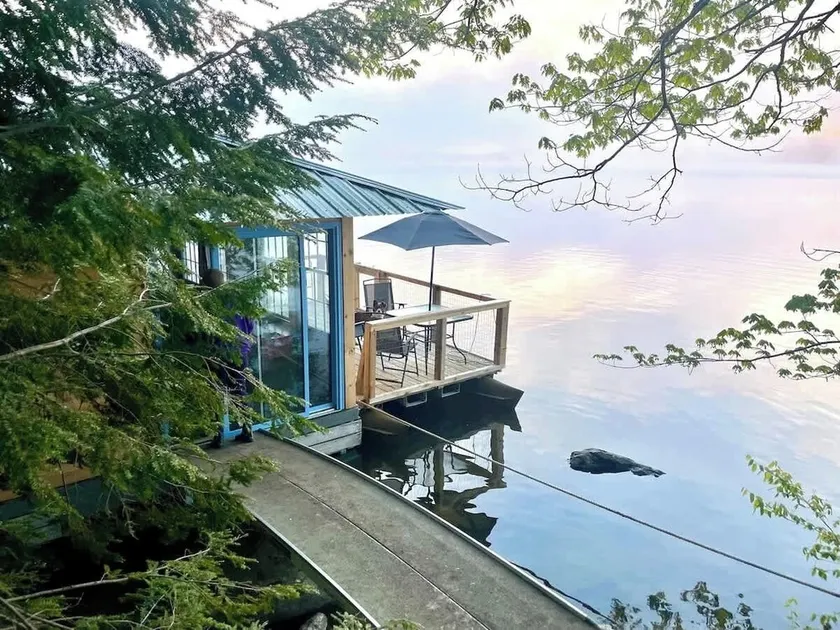 Floating Island Cabin - Image 1