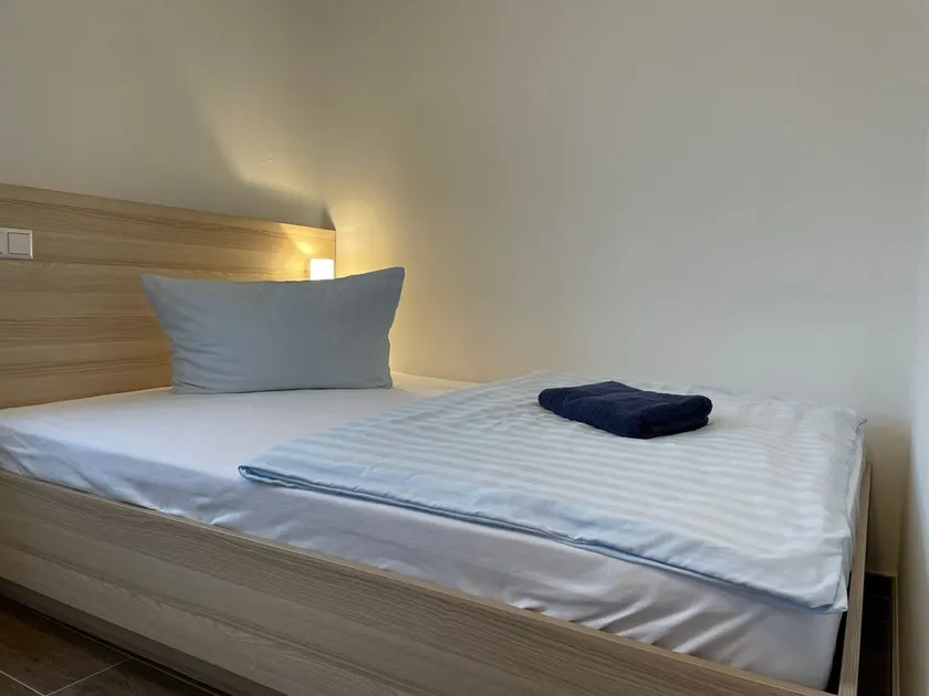 Single room 203 - Lokschuppen Pasewalk- Guest houses with double room, single room and kitchen - Image 1