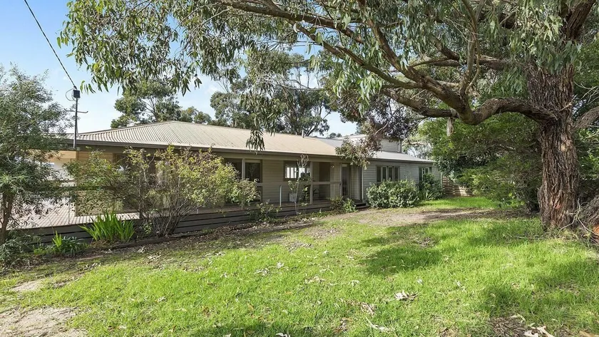 Beach Side - Free WIFI, Pet Friendly (FENCED) & Walk To The Beach - Image 1