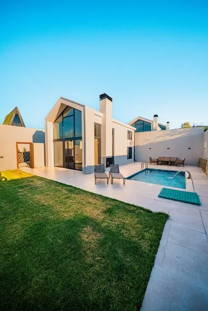 Boho Sapanca Bungalov Villa - Image 1